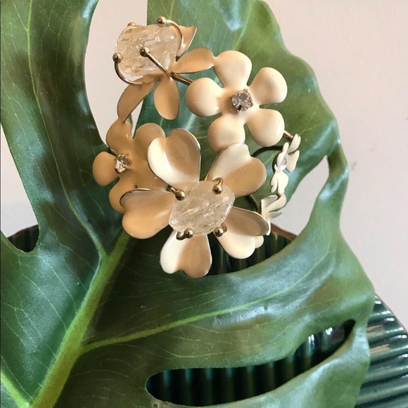 White Cuff Bracelet - Picture 5 of 13